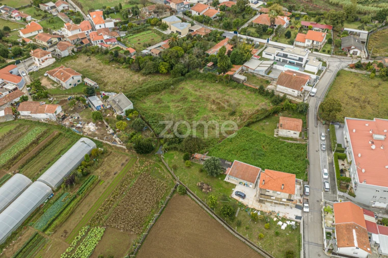 Terreno para Arrendamento em Grijó e Sermonde