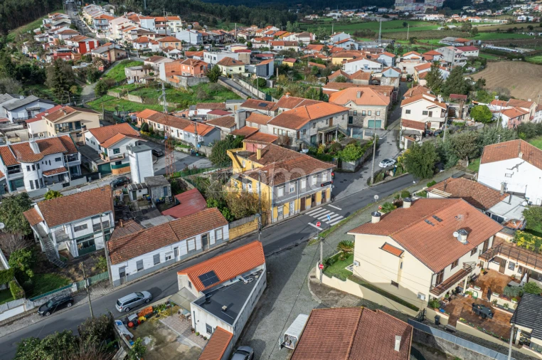 Prédio para Venda em Alfena Foto 38