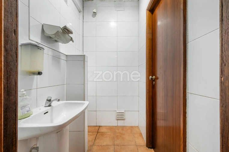 Prédio para Venda em Alfena Foto 21