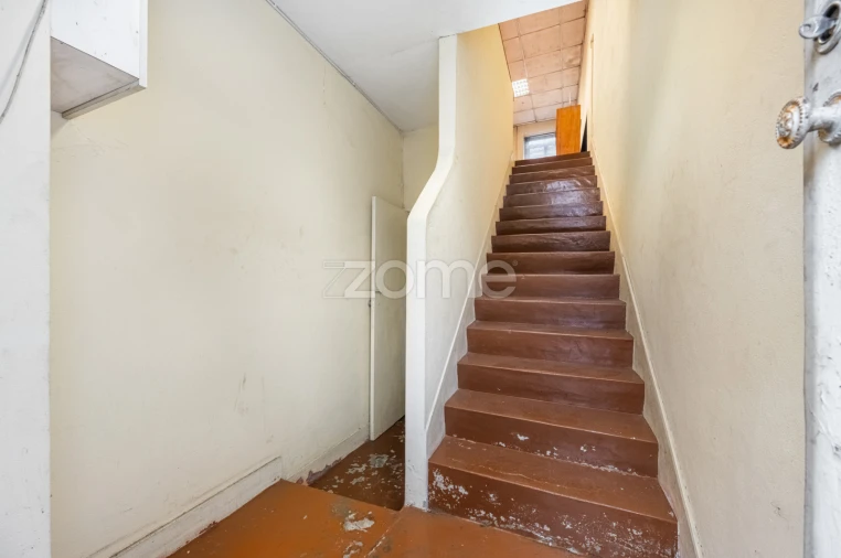 Prédio para Venda em Alfena Foto 24