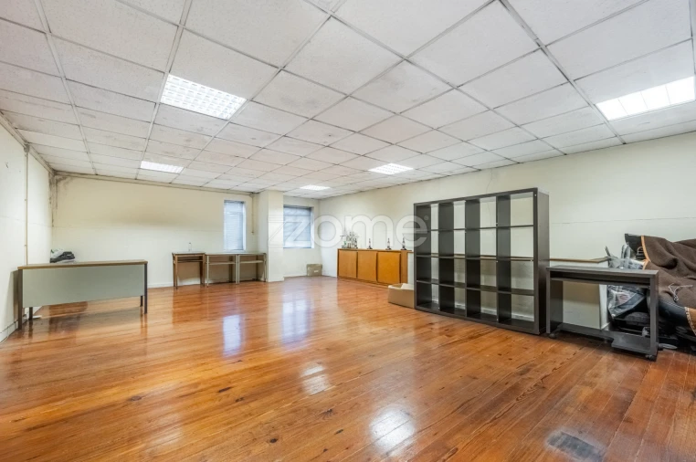 Prédio para Venda em Alfena Foto 26