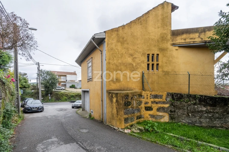 Prédio para Venda em Alfena Foto 33