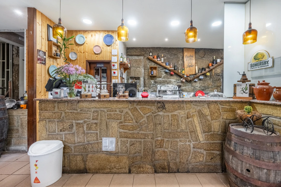 Prédio para Venda em Alfena Foto 13