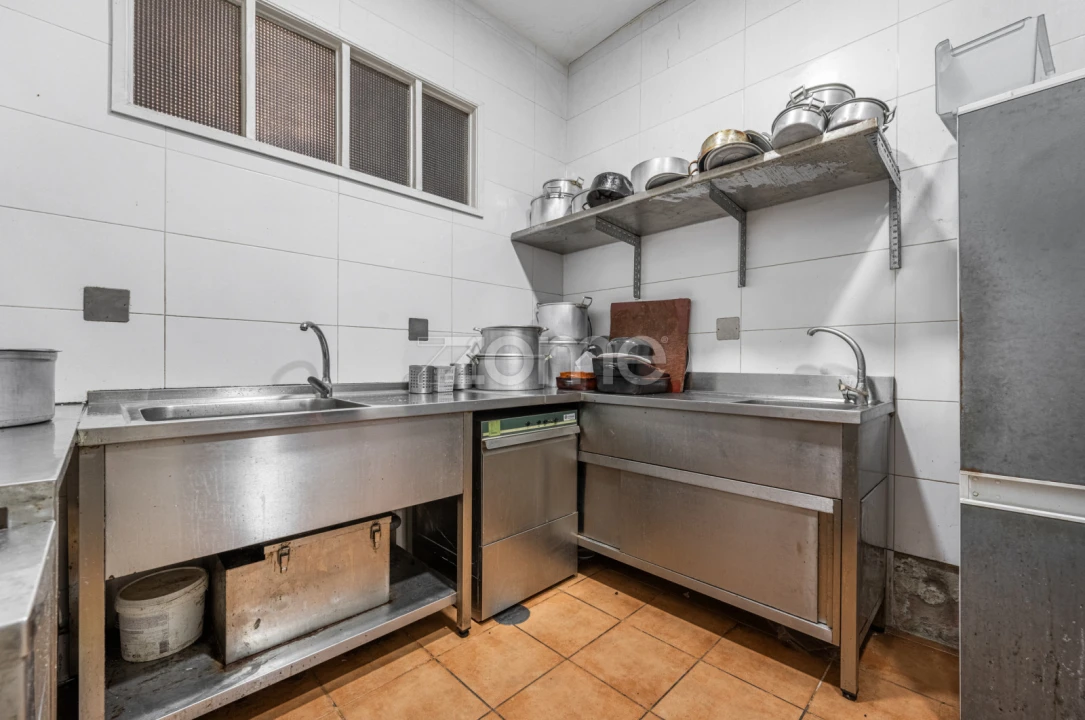 Prédio para Venda em Alfena Foto 16