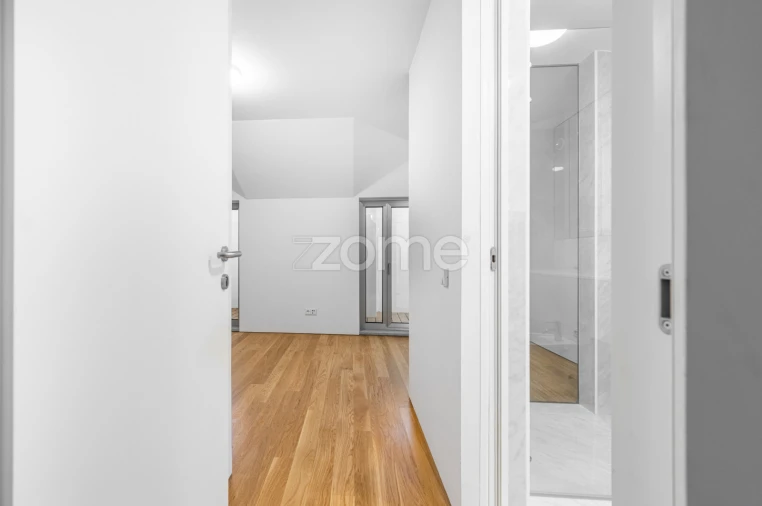 Moradia T3 para Arrendamento em Aldoar, Foz do Douro e Nevogilde Foto 32