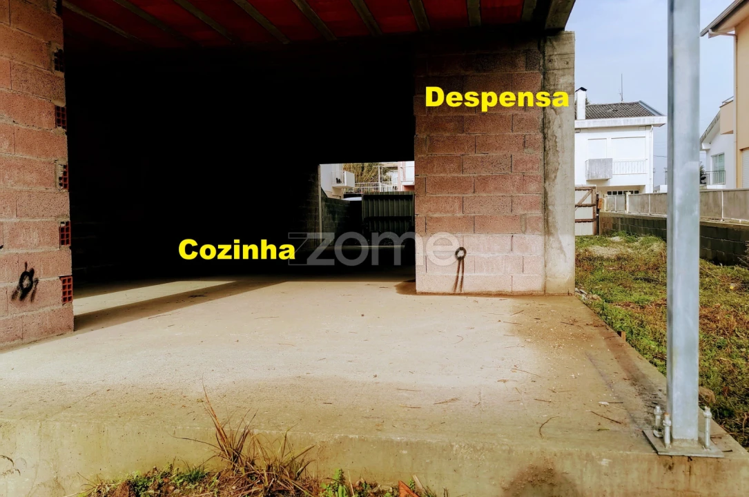 Moradia T3 para Venda em Arcozelo Foto 19