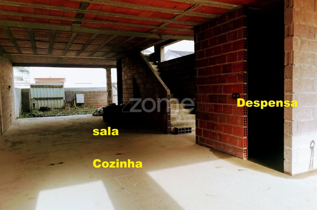 Moradia T3 para Venda em Arcozelo Foto 14