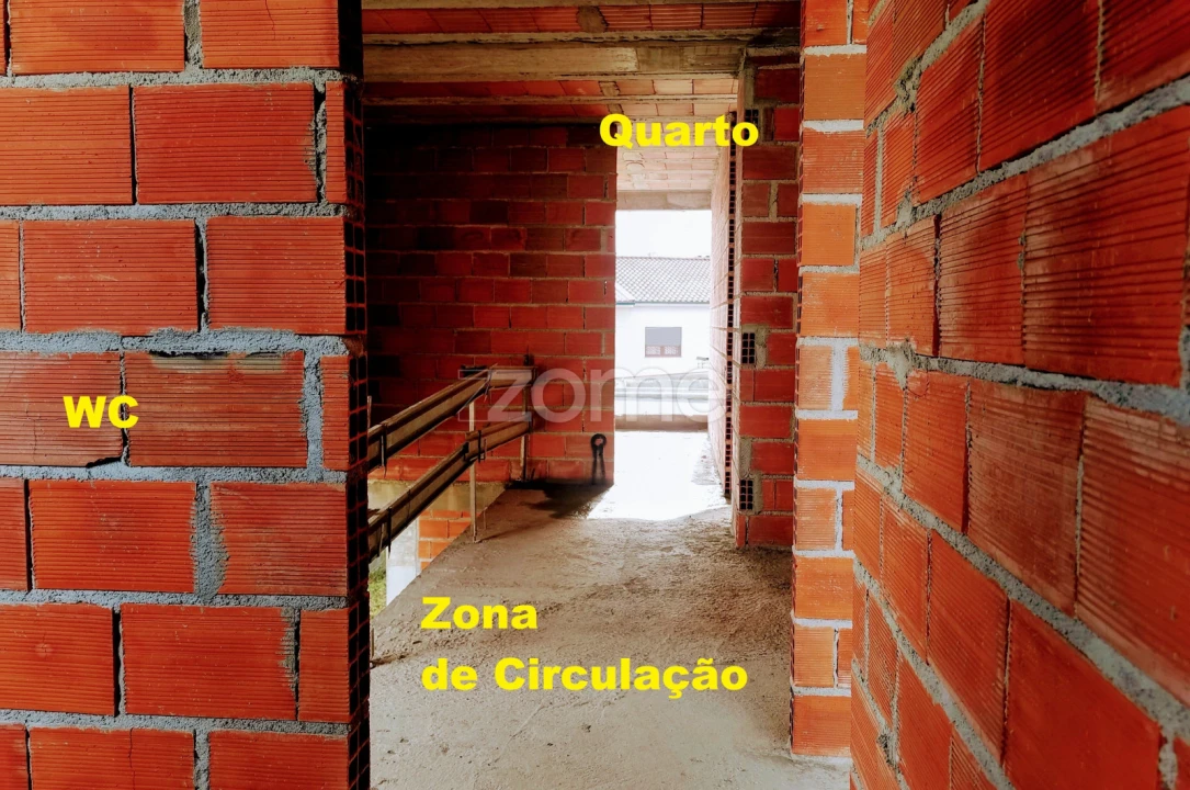 Moradia T3 para Venda em Arcozelo Foto 27