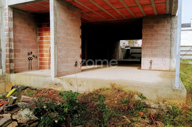 Moradia T3 para Venda em Arcozelo Foto 17