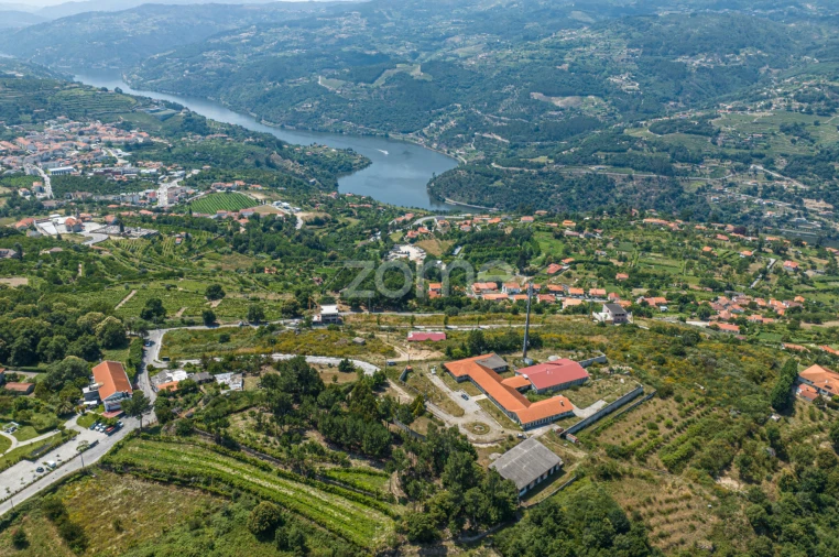 Moradia T4 para Venda em Resende Foto 16