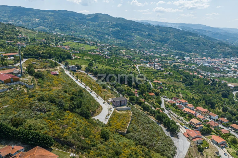 Moradia T4 para Venda em Resende Foto 22