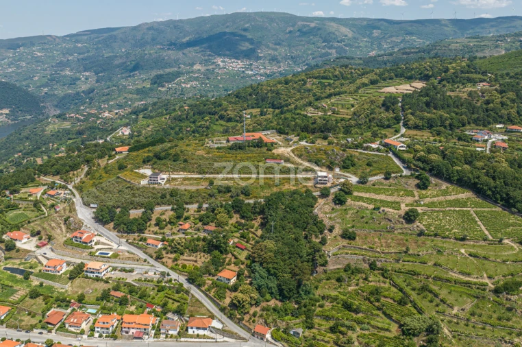 Moradia T4 para Venda em Resende Foto 19