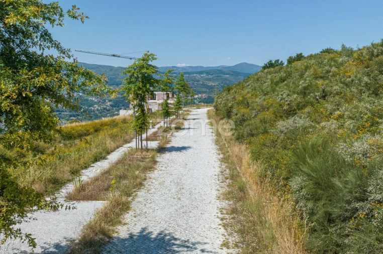 Moradia T4 para Venda em Resende Foto 26