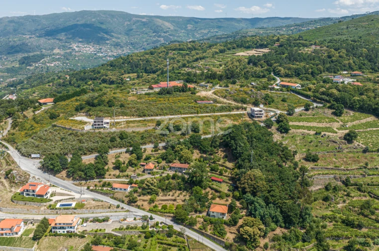 Moradia T4 para Venda em Resende Foto 17