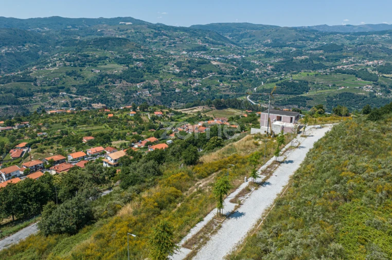 Moradia T4 para Venda em Resende Foto 18