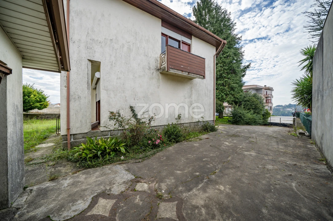 Moradia T5 para Venda em Freixo de Cima e de Baixo Foto 40