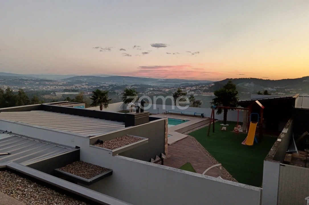 Moradia T3 para Venda em Louredo Foto 36