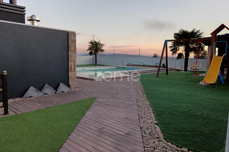 Moradia T3 para Venda em Louredo Foto 11