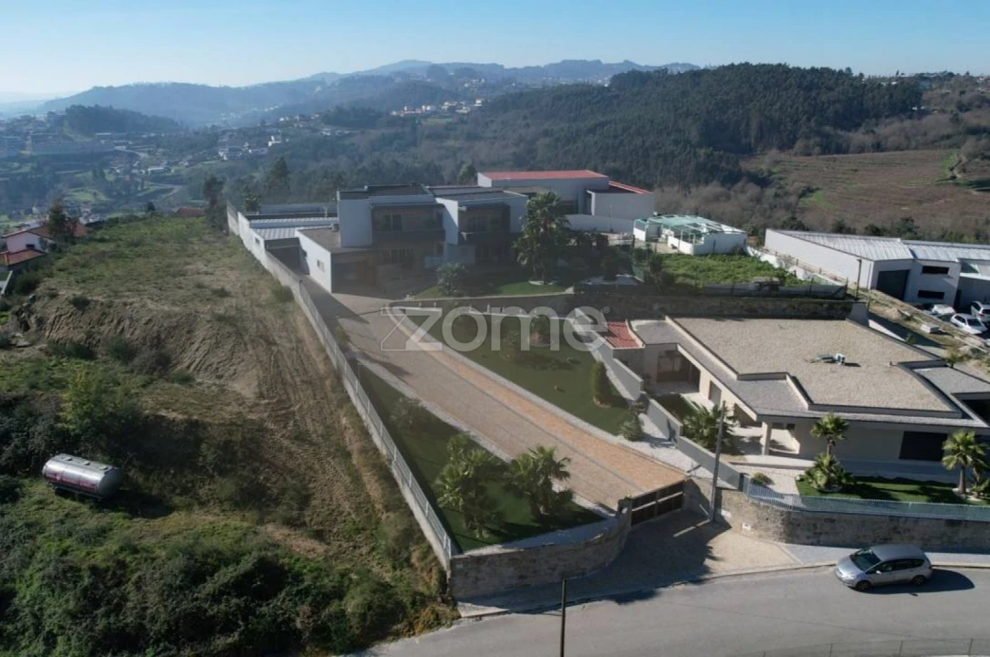 Moradia T3 para Venda em Louredo Foto 3