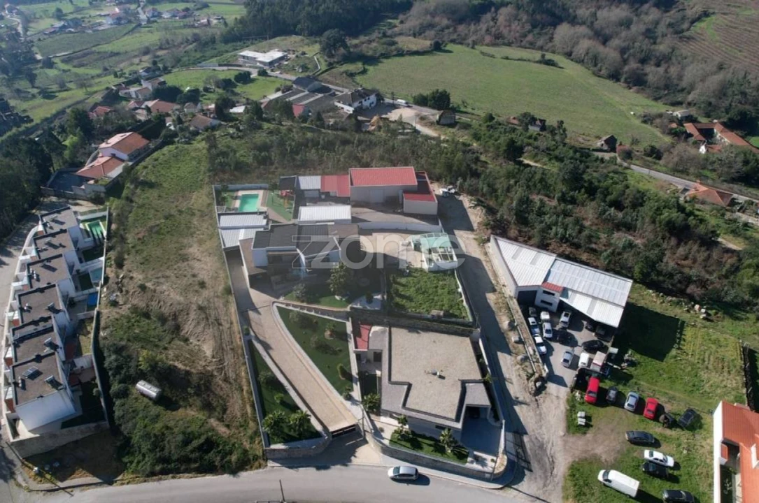 Moradia T3 para Venda em Louredo Foto 5