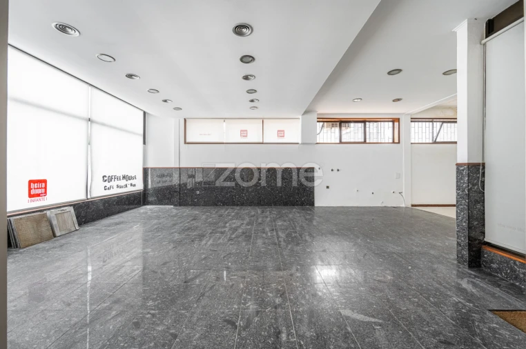 Negócio para Arrendamento em Rebordosa Foto 3