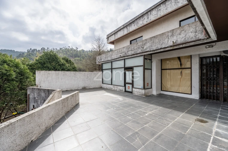 Negócio para Arrendamento em Rebordosa Foto 7