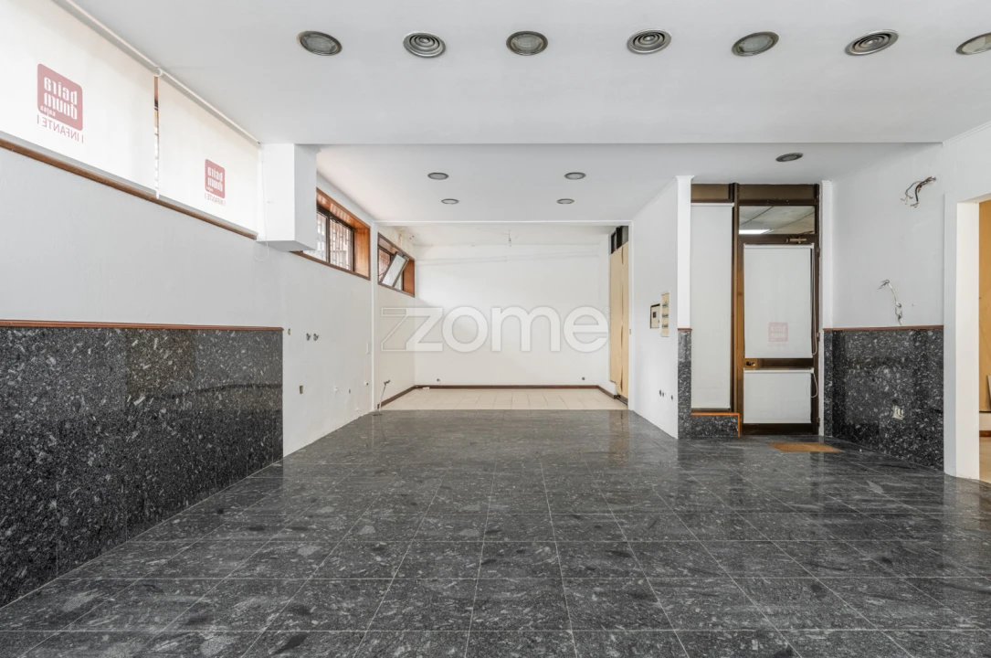 Negócio para Arrendamento em Rebordosa Foto 4