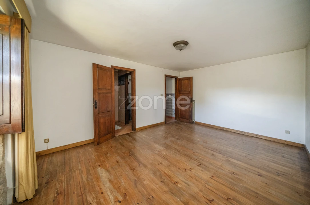 Quinta T4 para Venda em Idães Foto 13