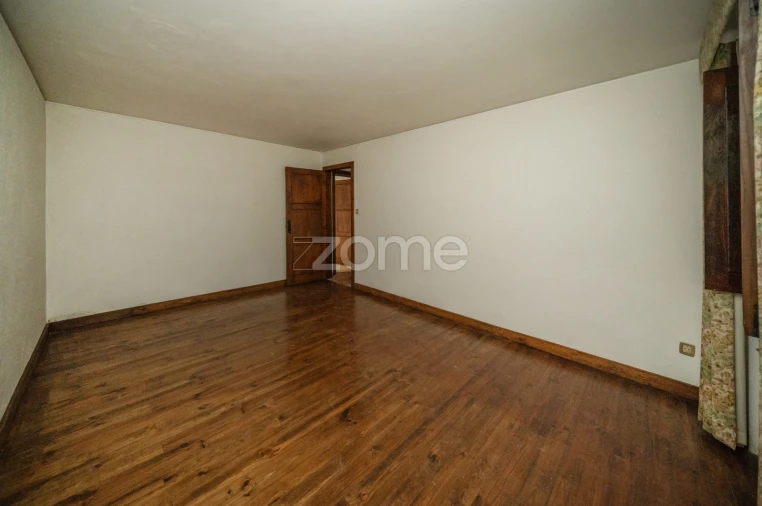 Quinta T4 para Venda em Idães Foto 17