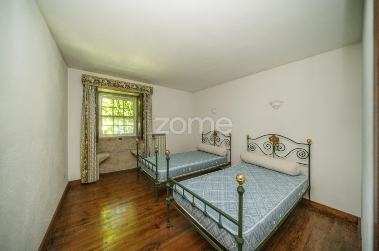 Quinta T4 para Venda em Idães Foto 21