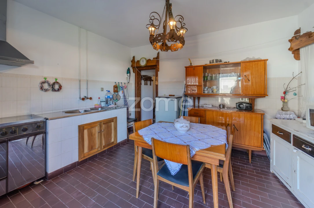 Moradia T4 para Venda em Eja Foto 19