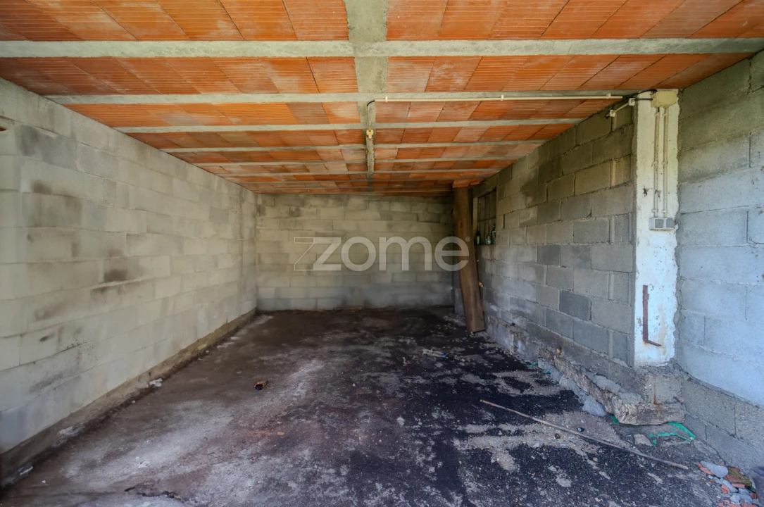 Moradia T4 para Venda em Eja Foto 51