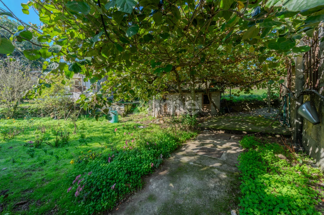 Moradia T4 para Venda em Eja Foto 44