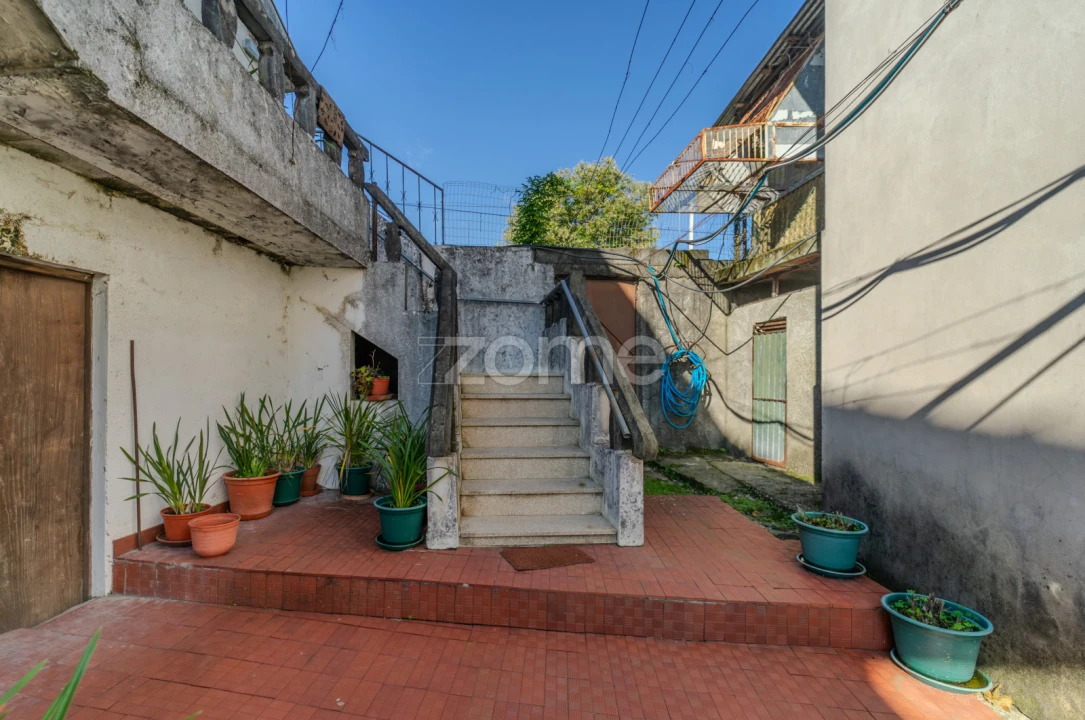 Moradia T4 para Venda em Eja Foto 16