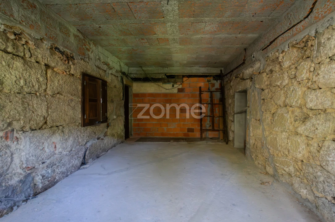 Moradia T4 para Venda em Eja Foto 40