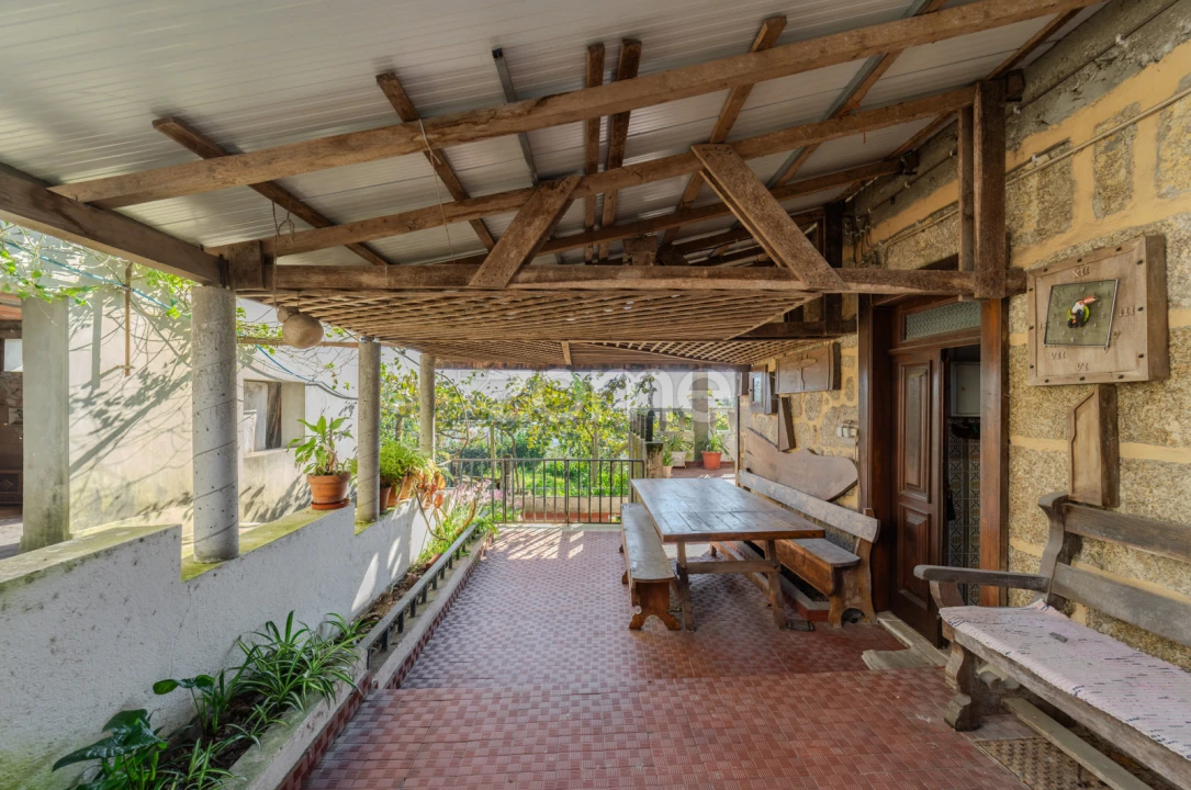 Moradia T4 para Venda em Eja Foto 8