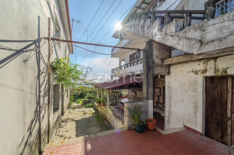 Moradia T4 para Venda em Eja Foto 45