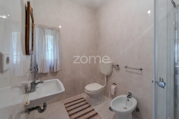 Moradia T4 para Venda em Eja Foto 15