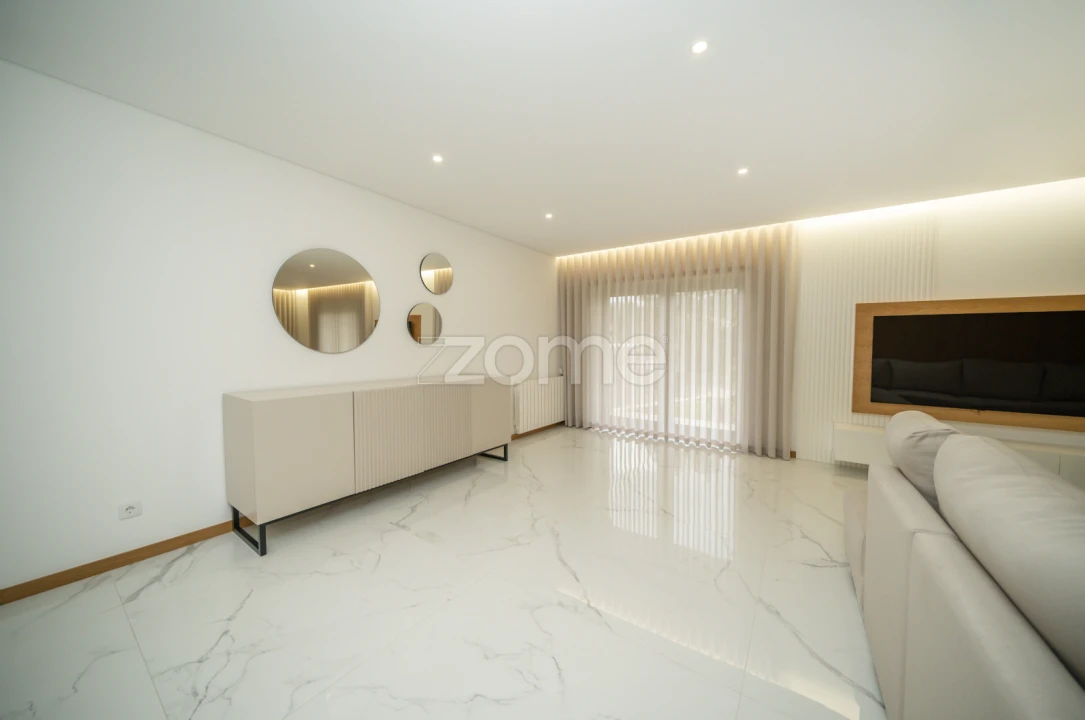 Moradia T5 para Venda em Vila Verde e Barbudo Foto 10