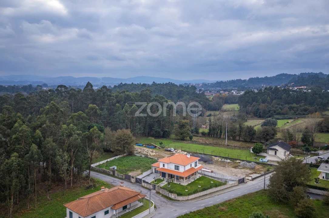 Moradia T5 para Venda em Vila Verde e Barbudo Foto 49