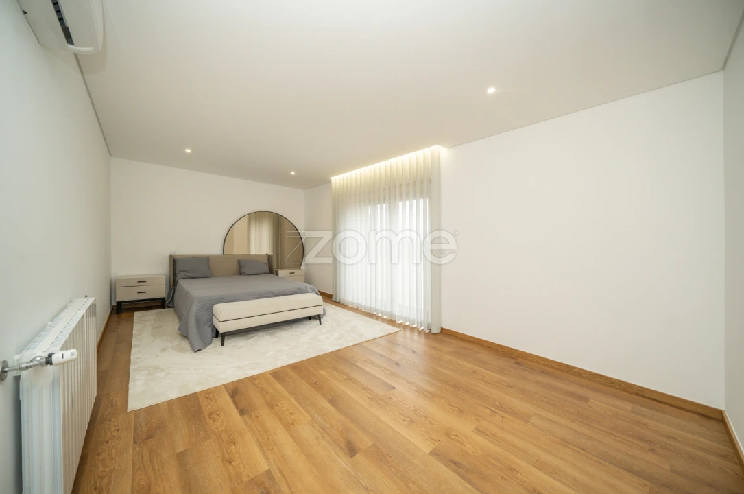 Moradia T5 para Venda em Vila Verde e Barbudo Foto 30