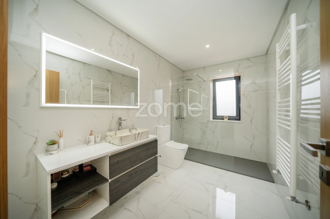 Moradia T5 para Venda em Vila Verde e Barbudo Foto 40