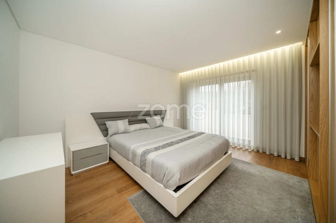 Moradia T5 para Venda em Vila Verde e Barbudo Foto 41