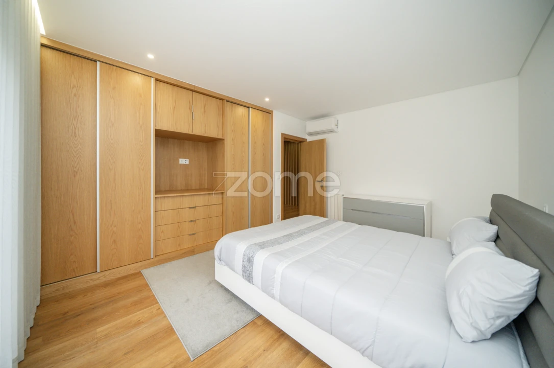 Moradia T5 para Venda em Vila Verde e Barbudo Foto 44