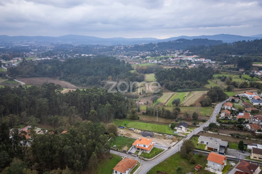 Moradia T5 para Venda em Vila Verde e Barbudo Foto 53