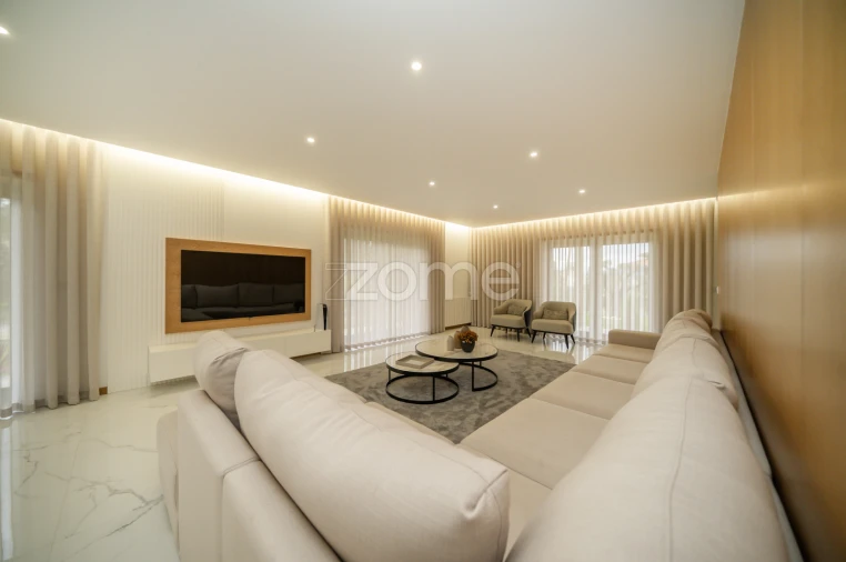 Moradia T5 para Venda em Vila Verde e Barbudo Foto 10