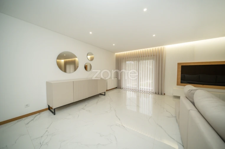 Moradia T5 para Venda em Vila Verde e Barbudo Foto 11