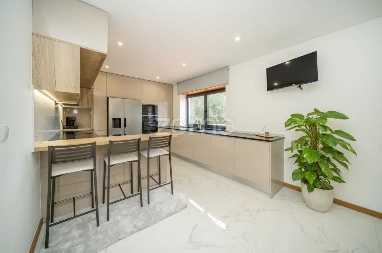 Moradia T5 para Venda em Vila Verde e Barbudo Foto 17