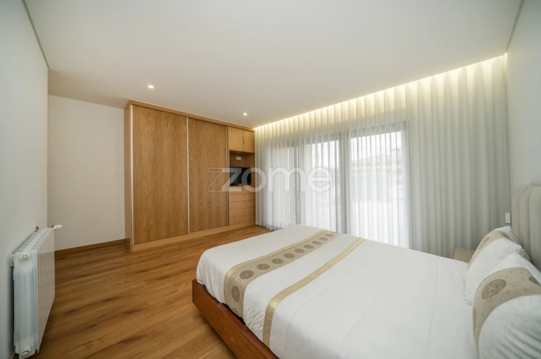 Moradia T5 para Venda em Vila Verde e Barbudo Foto 25