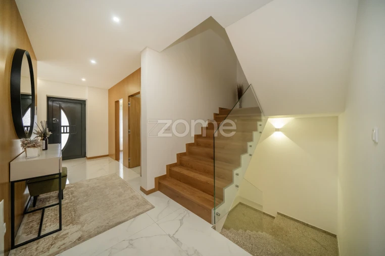 Moradia T5 para Venda em Vila Verde e Barbudo Foto 27